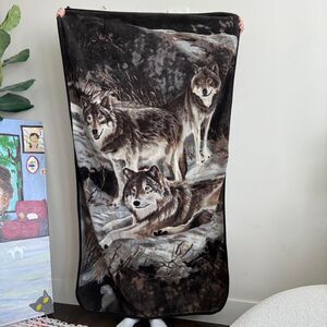 Fuzzy wolf blanket